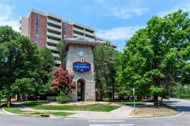 Main picture of Parkway Condominiums