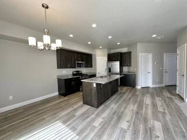Main picture of 485 W 540 N