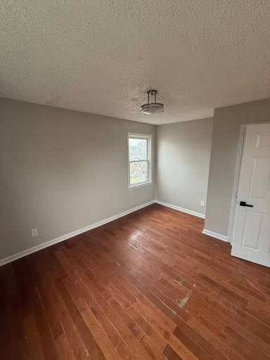 Main picture of 4950 Just St NE