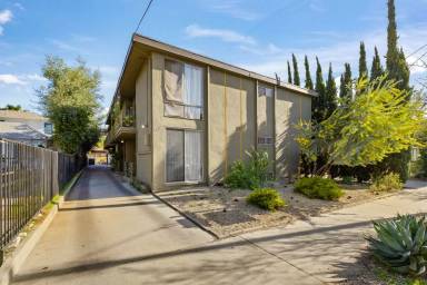 Main picture of 218 S Avenue 66