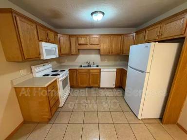 Main picture of 917 N Madison Ave