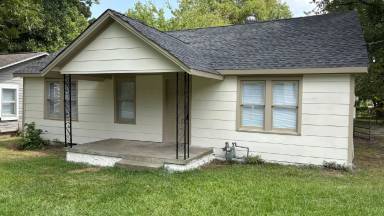 Main picture of 1322 W 21st St