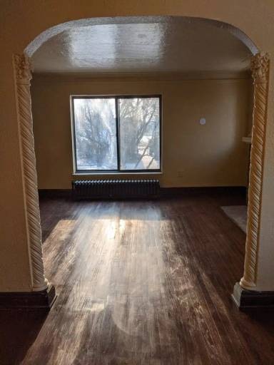 Main picture of 8911 Esper St