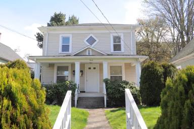 Main picture of 5616 Brooklyn Ave NE