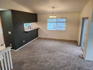Main picture of 705 Pearl Dr