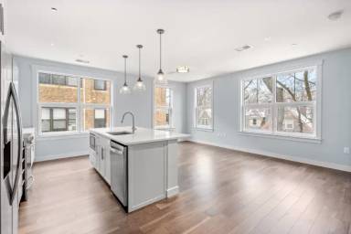 Main picture of 136 Babcock St
