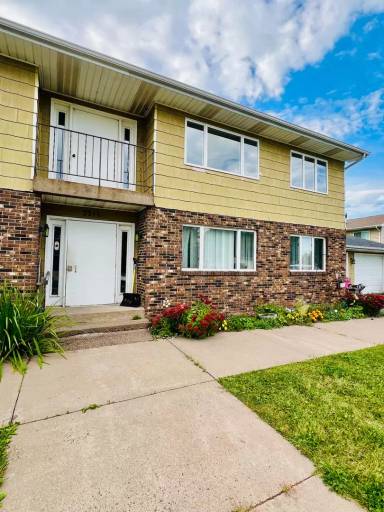 Main picture of 3211 John Ave