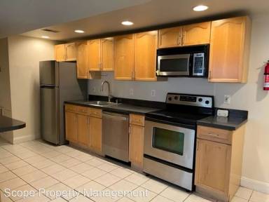 Main picture of 606 M St NE