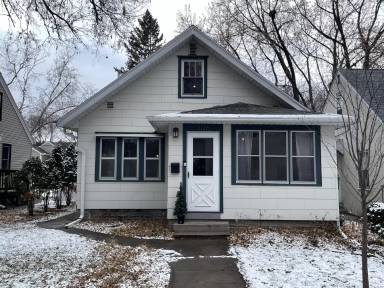 Main picture of 3126 Hayes St NE