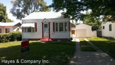 Main picture of 4466 S Sherman St