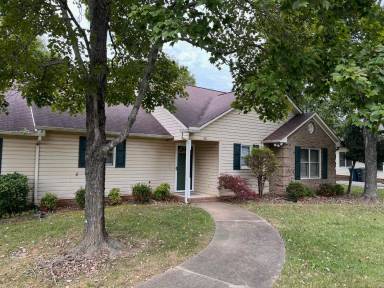 Main picture of 401 Hidden Creek Cir