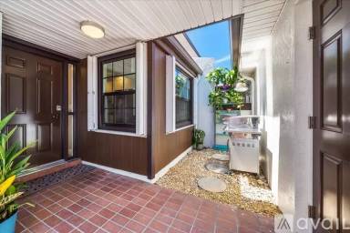 Main picture of 255 Paradise Blvd
