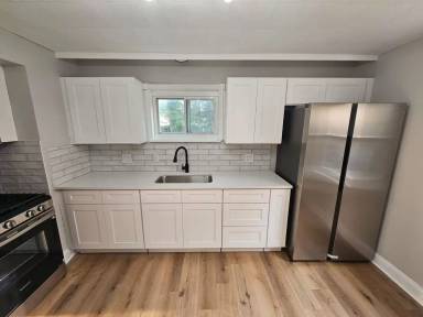 Main picture of 21400 Goller Ave
