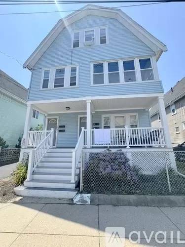 Main picture of 118 Holton St
