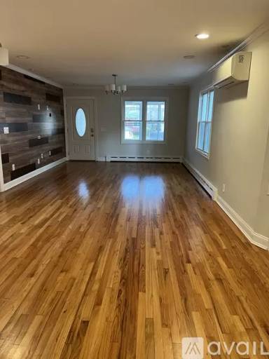 Main picture of 13 Mountain Ave