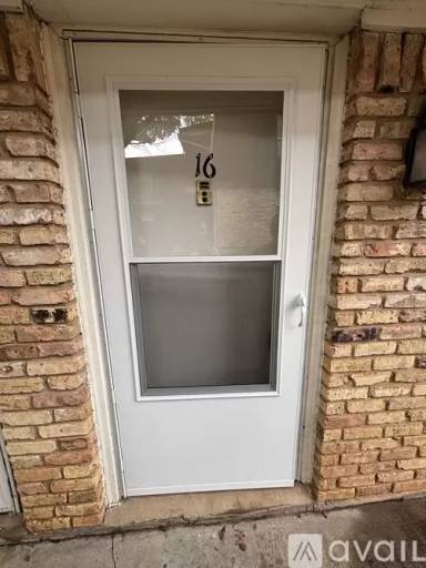 Main picture of 110 E Josephine St