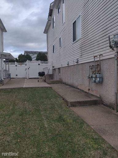 Main picture of 200 Graham Ave