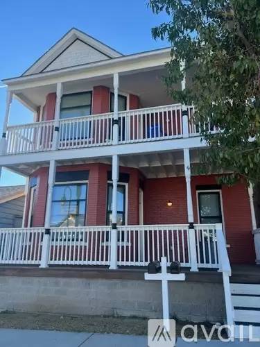 Main picture of 661 S Main St