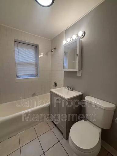 Main picture of 8348 S Maryland Ave