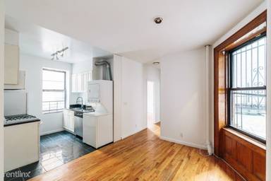 Main picture of 2 Bank St
