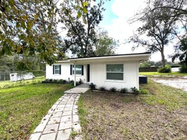 Main picture of 8054 Graff Ln