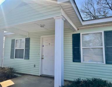 Main picture of 500 Gibbs St