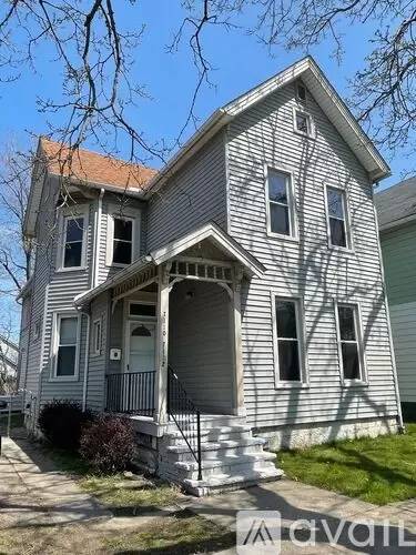 Main picture of 7110 Lawn Ave