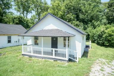 Main picture of 423 E Rockspring St