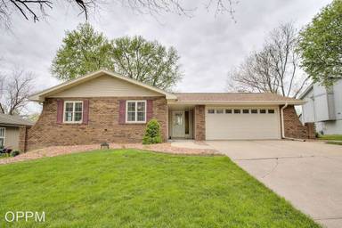 Main picture of 11808 N 157th Ave