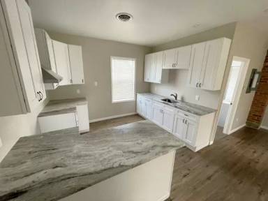 Main picture of 1222 6th Ave