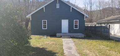 Main picture of 322 Railroad Ave