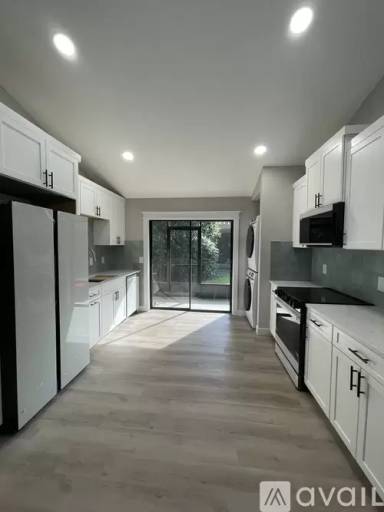 Main picture of 340 Douglas Way