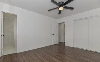 Main picture of 3421 W Krall St