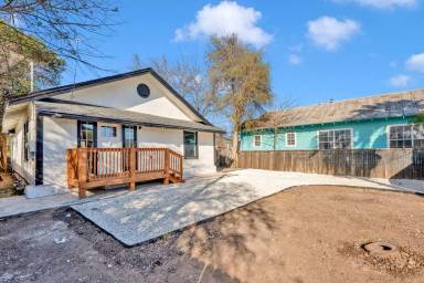 Main picture of 439 W Lubbock St