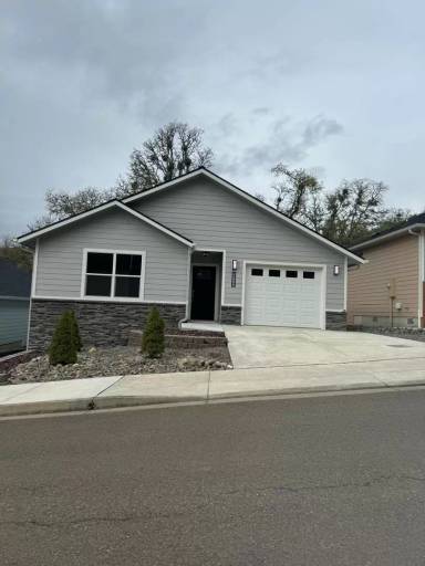 Main picture of 1750 NE Alameda Ave