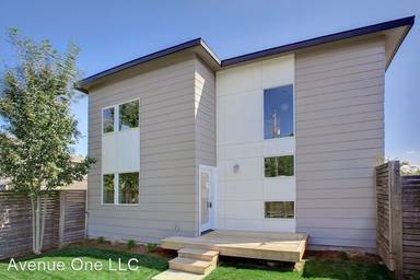 Main picture of 3210 24th Ave W
