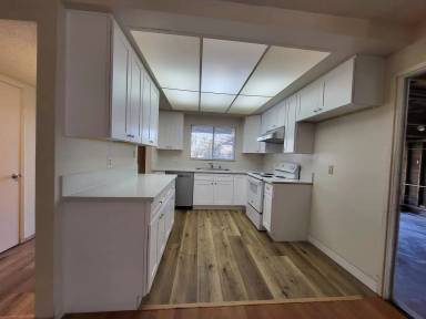Main picture of 5514 Seyferth Way