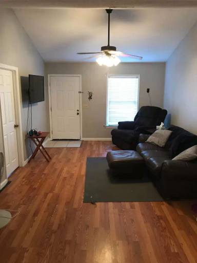 Main picture of 140 Lanier Dr