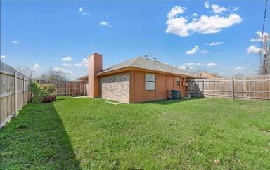 Main picture of 6630 Parkview Ln