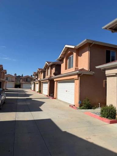 Main picture of 547 Hart Dr