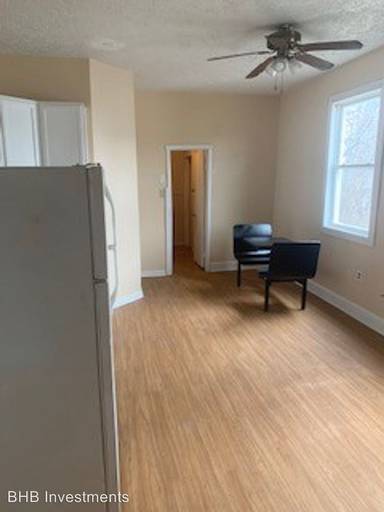 Main picture of 2320 E 12th St