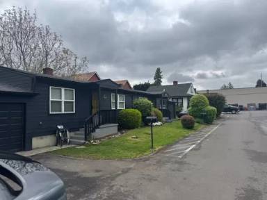 Main picture of 4344 NE Jarrett St