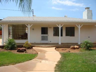 Main picture of 1988 Rainbow Glen Rd