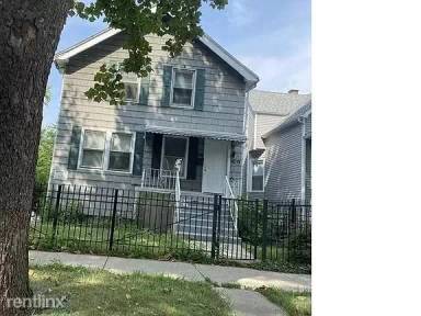 Main picture of 7822 S Marquette Ave