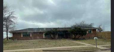 Main picture of 5402 NW Sherwood Dr