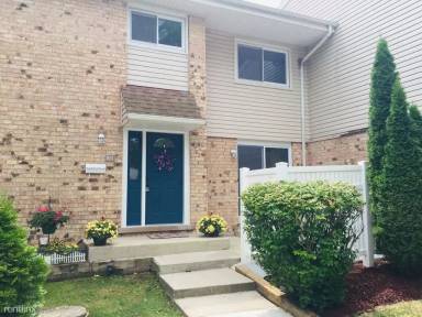 Main picture of 821 Pin Oak Ln