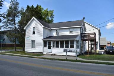 Main picture of 642 S College Dr