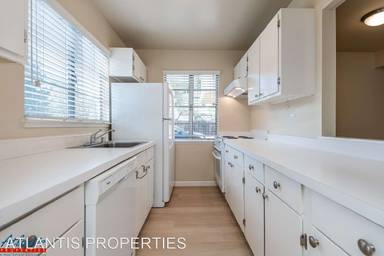 Main picture of 802-804-806 Curtis St