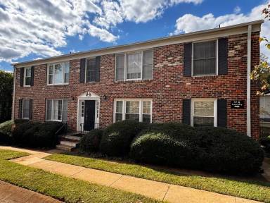 Main picture of Solomon Court Apartments