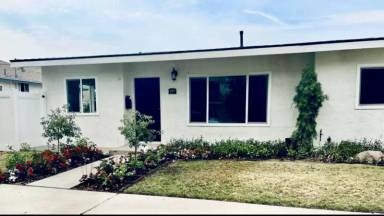 Main picture of 3371 Catalina St